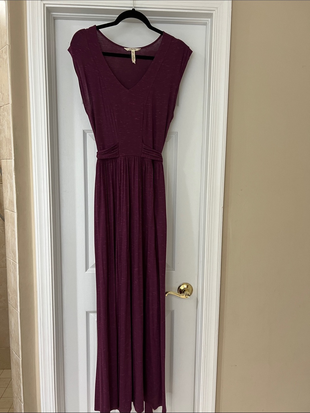 Women's V-Neck Burgundy Maxi Dress